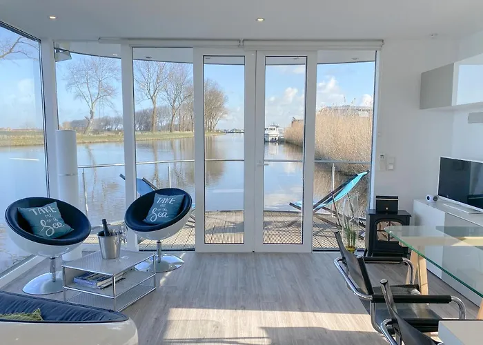Homeboat Glamping