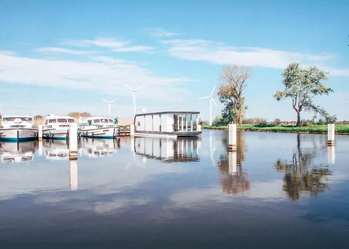 Homeboat Glamping