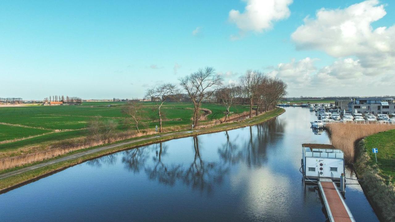 Botel Homeboat Glamping 4*