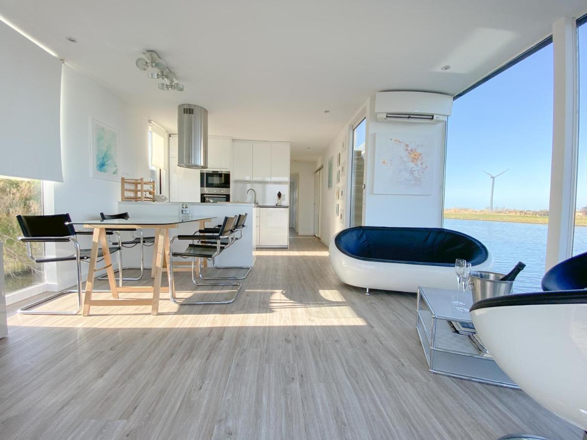 Botel Homeboat Glamping 4*